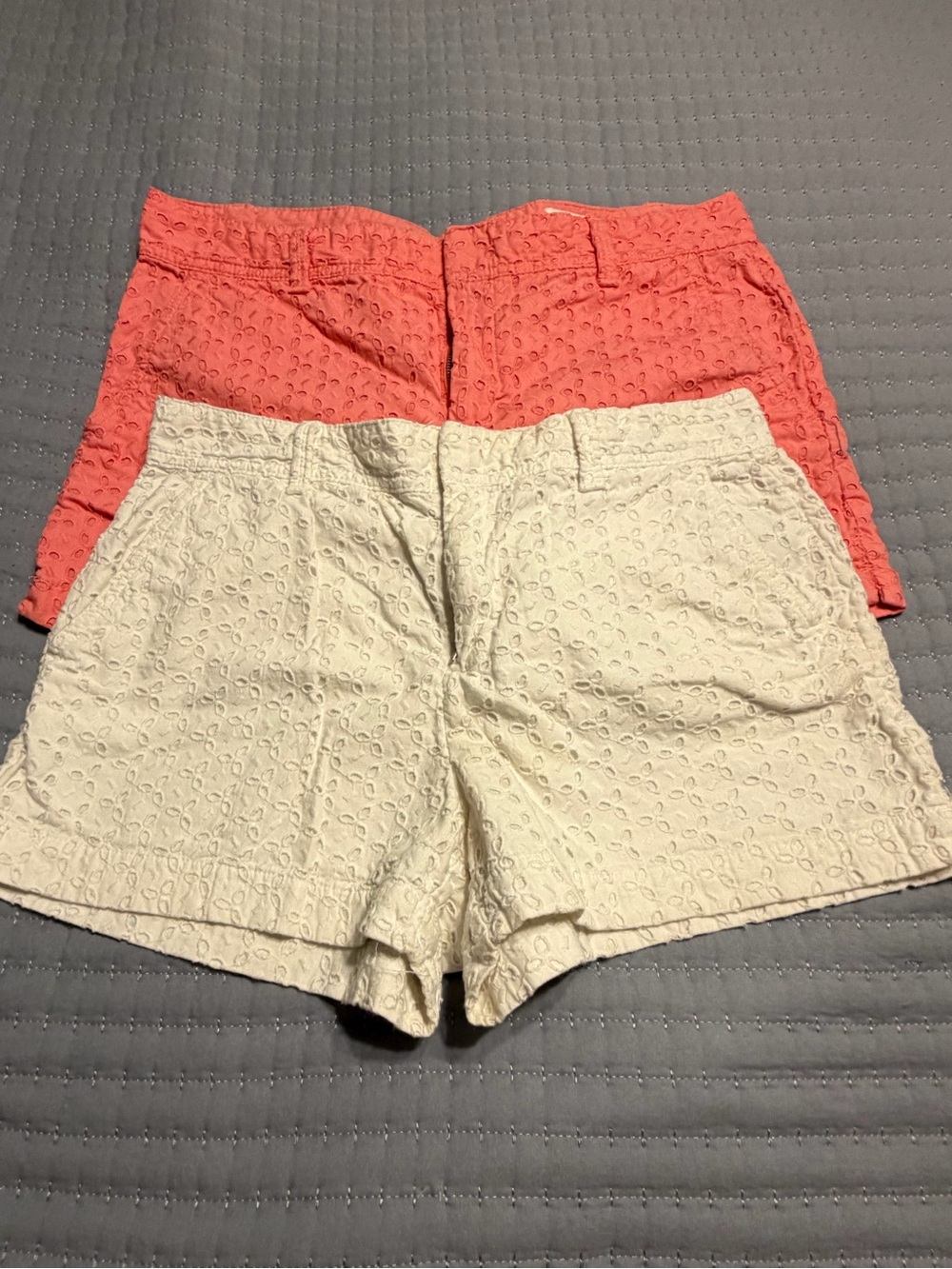GAP Women’s  Shorts in Coral and White 2 for price of 1 size 8